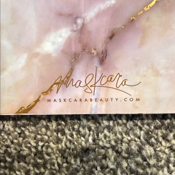 Mascara/ Seint Brand Marble Makeup Palettes - Picture 4 of 6